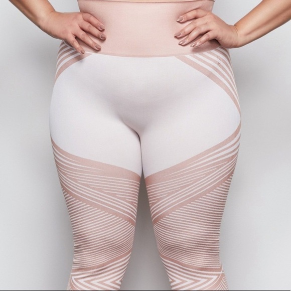 NWT Good American Dynamic Seamless Legging Pink - Picture 4 of 8